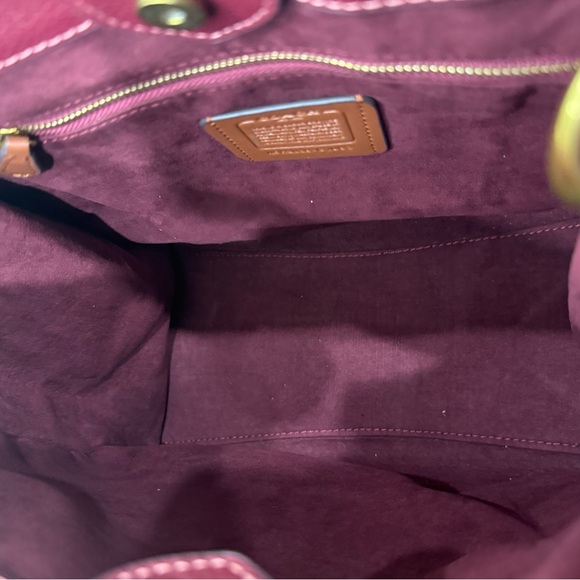 Coach Field Tote 22 Bag - Picture 12 of 16